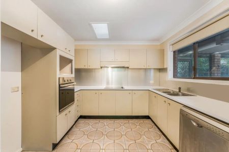 8 Bloodwood Place, Bradbury NSW 2560 - Photo 3