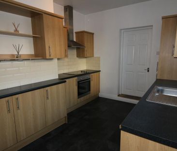 3 bedroom semi-detached house to rent - Photo 4