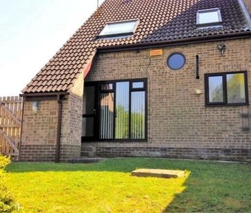 1 bed Terraced House - Photo 1