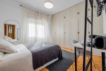 Calle de Granada, Madrid, Community of Madrid 28007