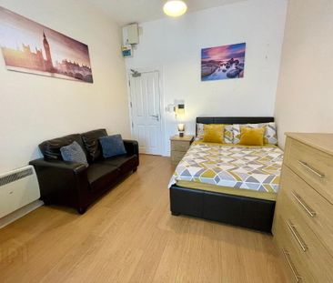 Lisburn Road, Room 3, R2, R7 & R9 Most Bills Included, Belfast, BT9... - Photo 1
