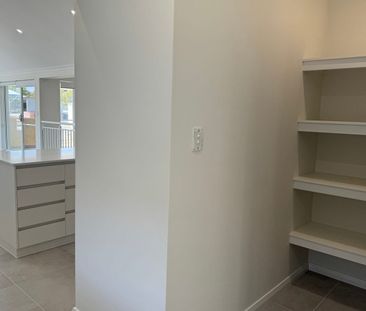 STYLISH TOWNHOUSE CLOSE TO THE BEACH - Photo 6