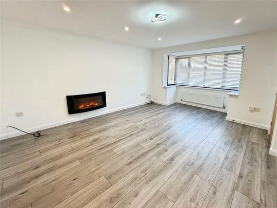 4 bedroom detached house to rent - Photo 1