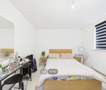 2 bedroom semi-detached house to rent - Photo 4