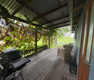 Furnished Coastal Living in Charming Old Bar - Photo 5