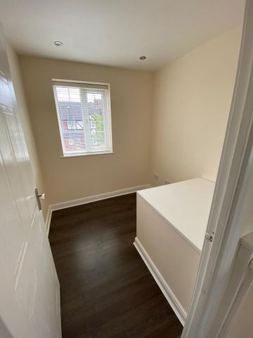 3 bedroom semi-detached house to rent - Photo 3