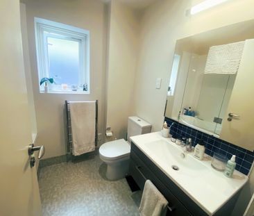 Gem on Oriental! - Photo 4