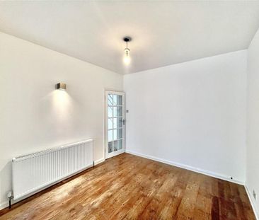 4 bedroom end of terrace house to rent - Photo 5