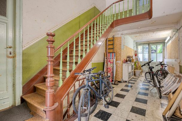 Woonst met achterliggend werkplaats in hartje Ukkel - Foto 1
