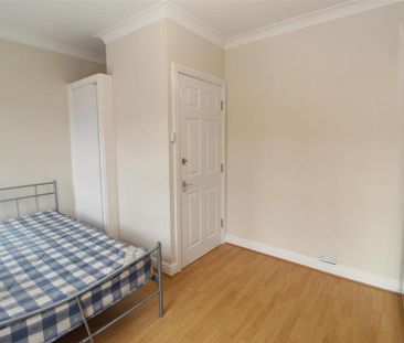 3 bedroom private hall to rent - Photo 6