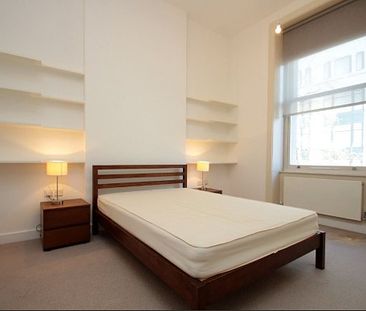 Large 1 bed on Baker Street - Photo 1