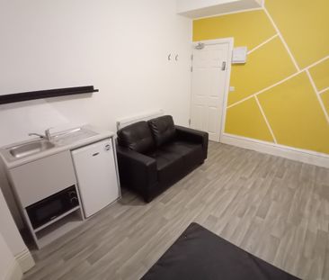 Vickers Road, Sheffield - Photo 1