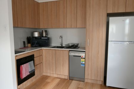MODERN, LOW-MAINTENANCE LIVING IN A PRIME CENTRAL LOCATION - Photo 4