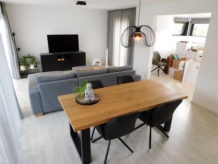 Gezinswoning met 3 slaapkamers en grote tuin - Photo 3