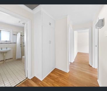 Neat & Comfortable Family Home in a Convenient Location - Photo 1