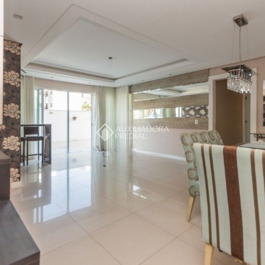 Apartamento Garden com 3 quartos e 198m² para alugar em Mont'Serrat, Porto Alegre. - Photo 1