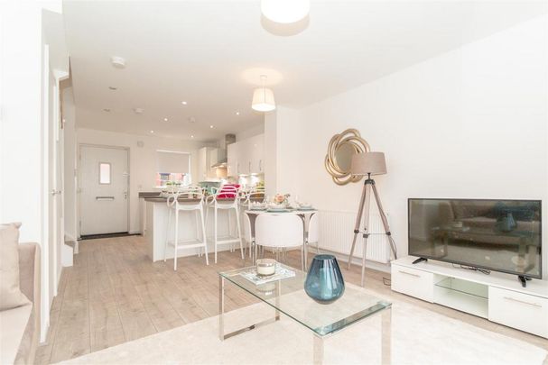 2 bedroom terraced house to rent - Photo 1