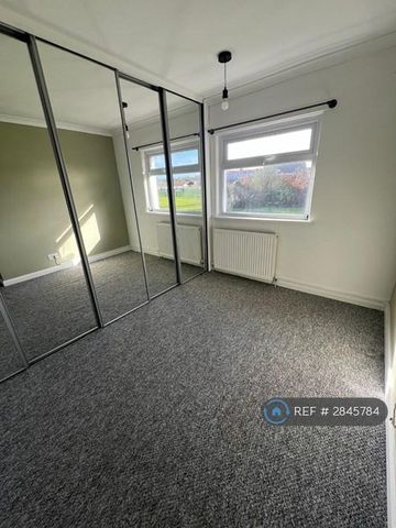 3 bedroom terraced house to rent - Photo 3