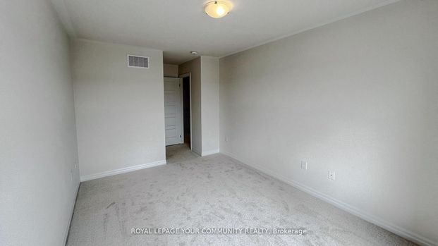For Lease - 194 Vantage Loop Street, Newmarket, Ontario - Photo 1