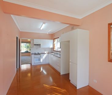 Neat and sunny three-bedroom home nestled in a quiet, sought-after ... - Photo 5