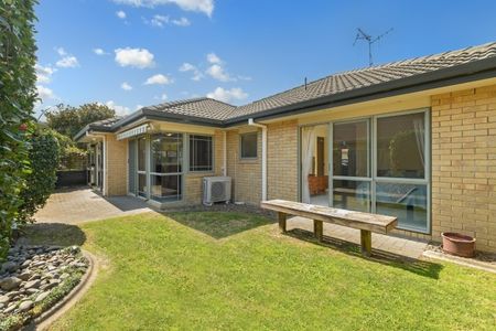 Lovely Family Home - Papamoa - Photo 5