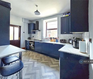 3 bedroom end of terrace house to rent - Photo 6