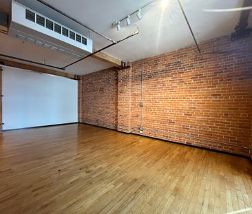 Stylish 1 Bedroom Loft In A Historic Downtown Building - Photo 2