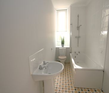 Hamilton Road, Spacious 1 Bed Unfurnished Apartment, Broomhouse – A... - Photo 5