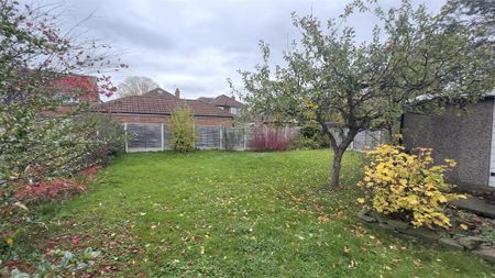 4 bedroom semi-detached house to rent - Photo 2