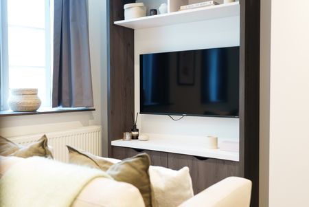 Apt 301, Churchill House Residence - Photo 3