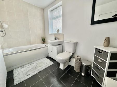 Brack Terrace, Gateshead - Photo 5