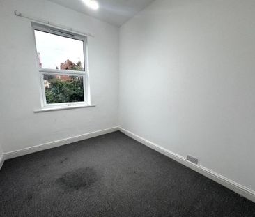 3 bedroom end of terrace house to rent - Photo 5