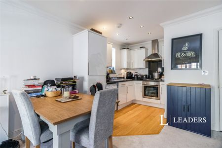 1 bedroom house to rent York Road, KT13 - Photo 3