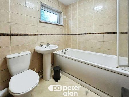 Woodside Court, Lisvane Road, Llanishen, CF14 - Photo 3