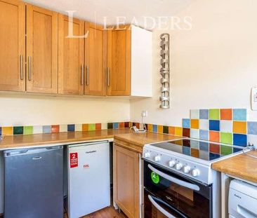 Charles Avenue, Chichester, PO19 - Photo 1
