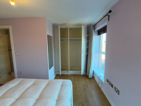 2 Bed Flat, Stirling House, RG1 - Photo 3