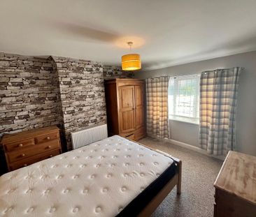 2 bedroom semi-detached house to rent - Photo 2