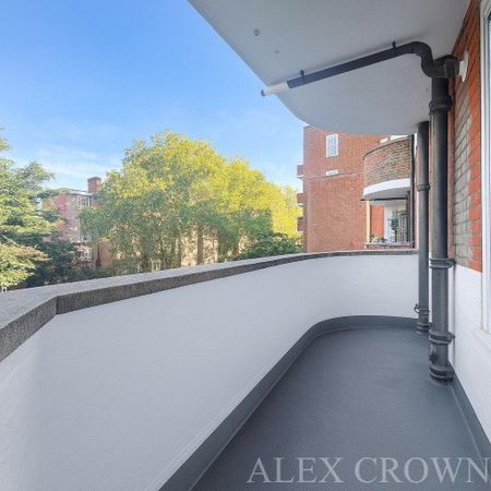 3 bedroom flat to rent - Photo 2