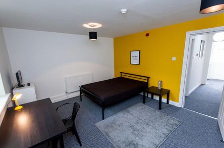 6 bedroom townhouse to rent - Photo 4