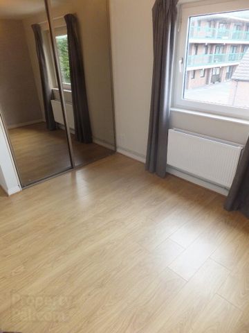 Apt 11 Balmoral Court, Upper Lisburn Road, BT97GR, Belfast - Photo 2