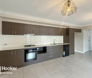 6A Howard Loop, Oran Park - Photo 3