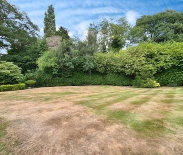 Fulmer Lane, Gerrads Cross, SL9 - Photo 2