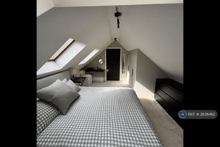 2 bedroom semi-detached house to rent - Photo 5