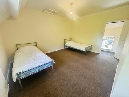 Mill Terrace, Glynneath, NEATH - Photo 2