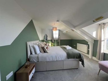 The Penthouse Apartment, Worcester Road, Malvern, Worcestershire, WR14 - Photo 3