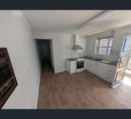 1/306 Adelaide Road, Murray Bridge, SA 5253 - Photo 2