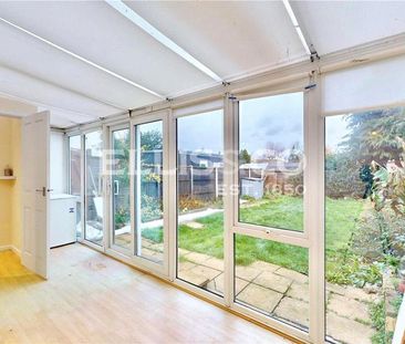 3 bedroom end of terrace house to rent - Photo 3