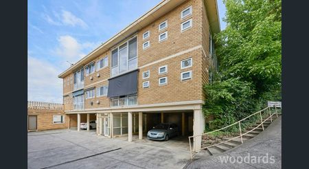 Bright, Spacious, and Beautiful - Photo 5