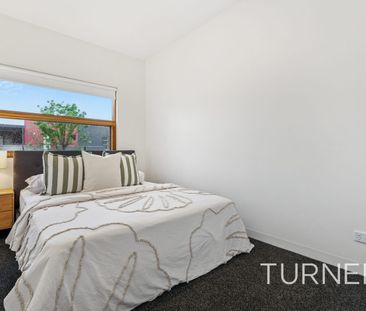 Light & Airy- Modern city living - Photo 6