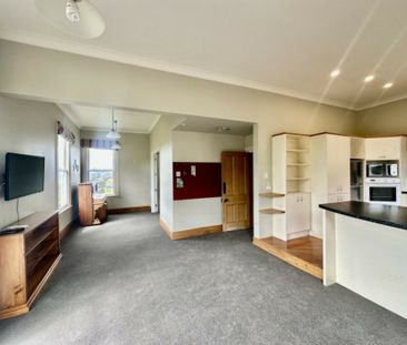 Poised and proud in Maori Hill - Photo 2